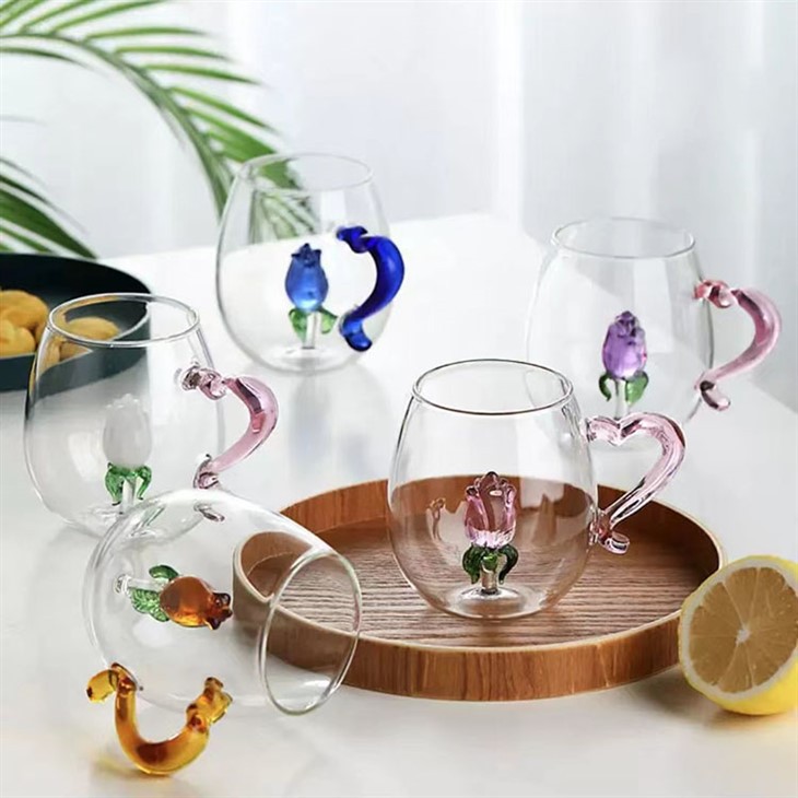 Creative Three-Dimensional Flower Shape Into Cup